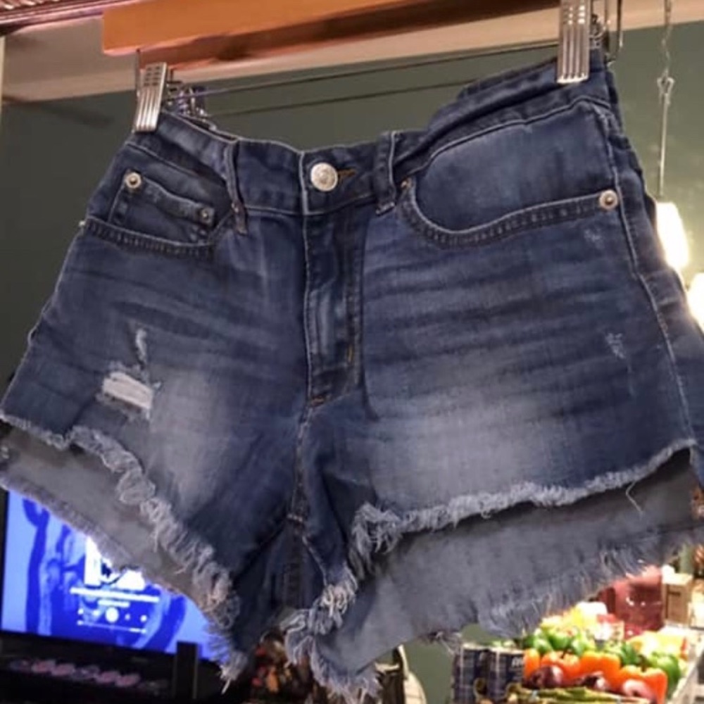 Dark denim shorts, with stretch